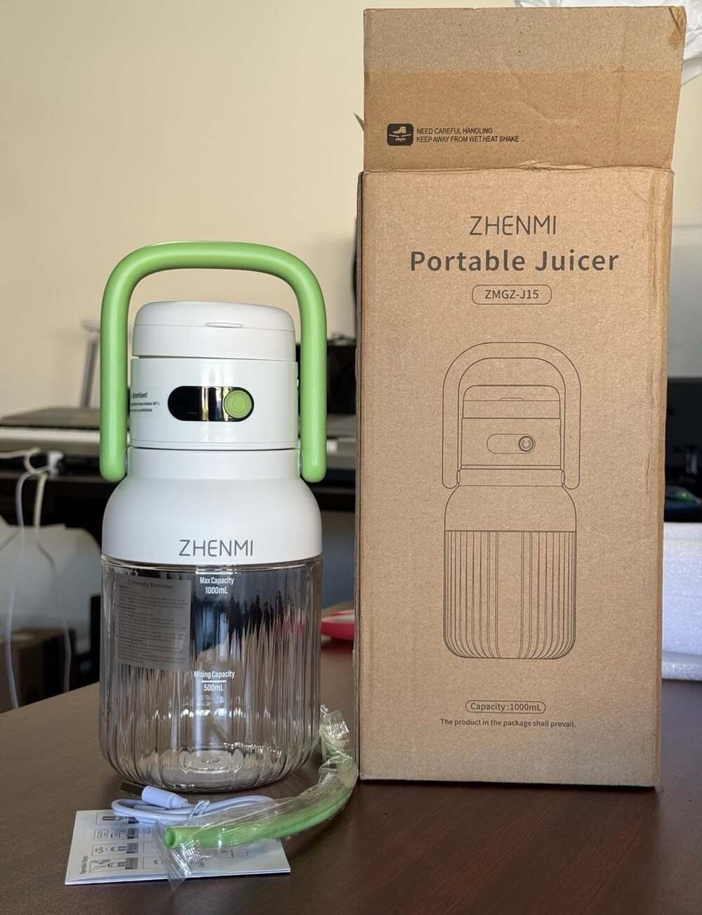 Zhenmi Portable Juicer ZMGZ-J15 1000mL Cordless Blender open box